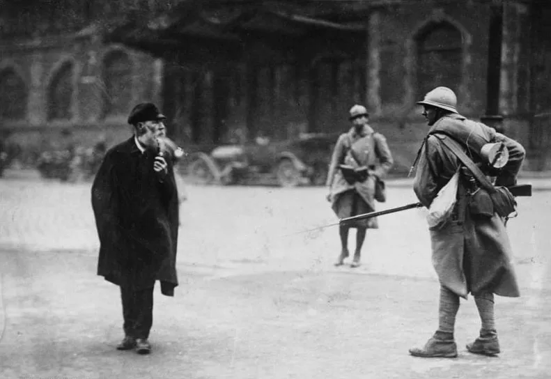 파일:external/upload.wikimedia.org/Bundesarchiv_Bild_183-R09876%2C_Ruhrbesetzung.jpg