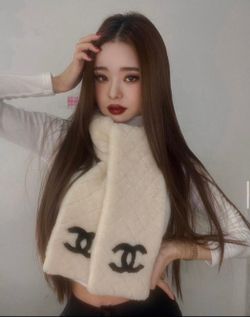 파일:송지아 가품 샤넬 목도리2.jpg