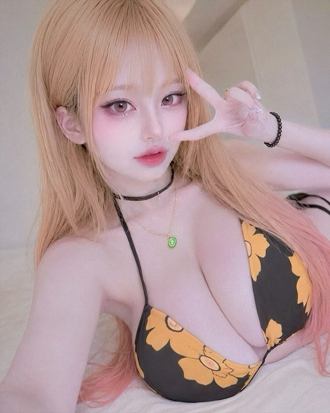 파일:김유월 비주얼 4.png