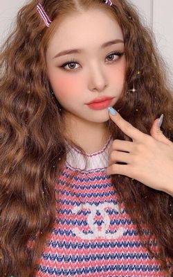 파일:송지아 가품 샤넬 반팔 니트.jpg