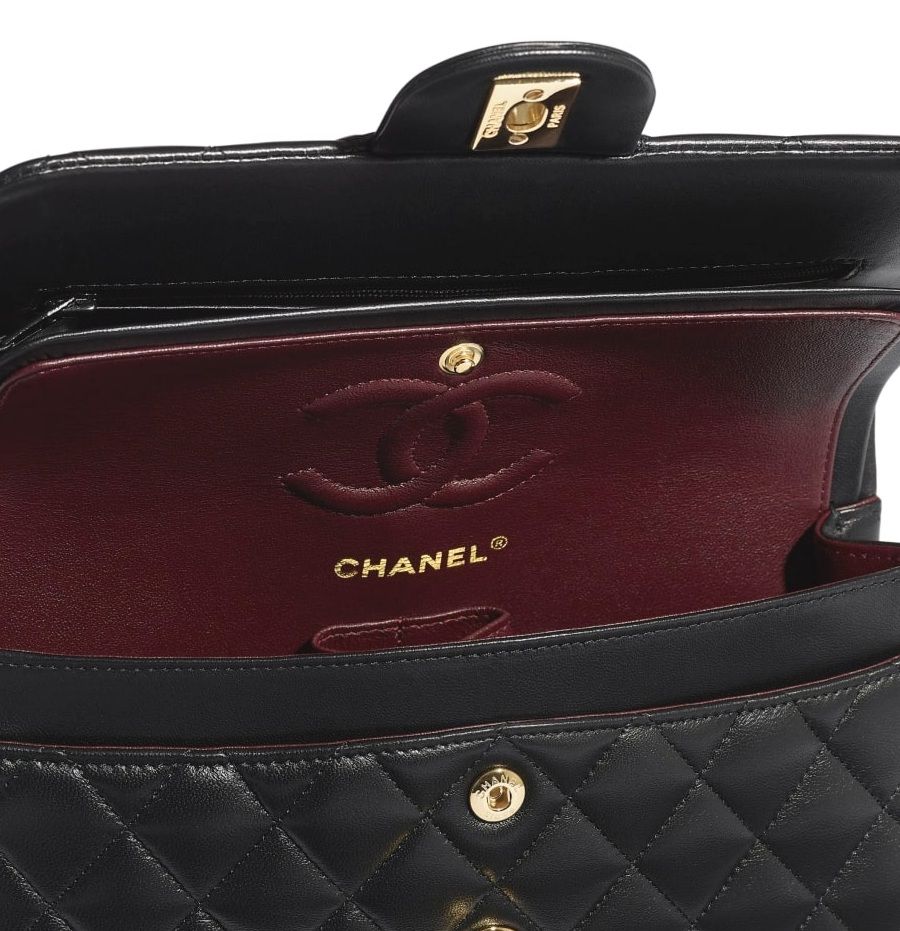 파일:샤넬 진품 클래식 플랩 백 미듐 안감.jpg