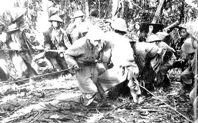 파일:Artillery_in_Dien_Bien_Phu.jpg