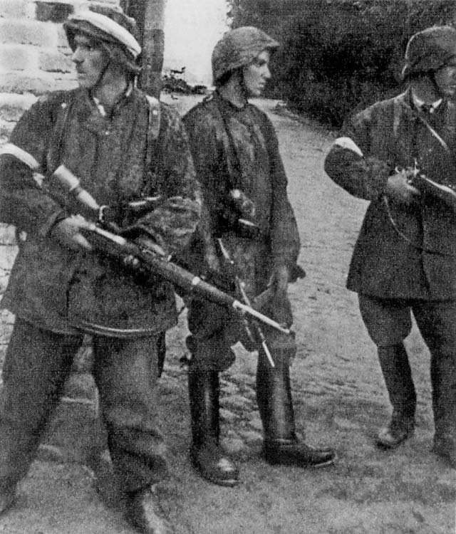 파일:external/upload.wikimedia.org/AK-soldiers_Parasol_Regiment_Warsaw_Uprising_1944.jpg