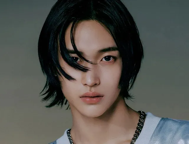 파일:원빈 프로필_Talk Saxy.jpg