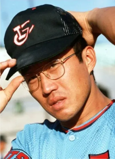 파일:리즈 시절의 최동원.webp