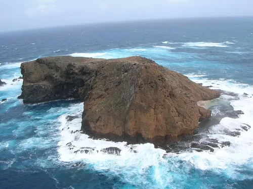 파일:Starr_060228-8928_Moku_Manu_-_aerial_view.jpg