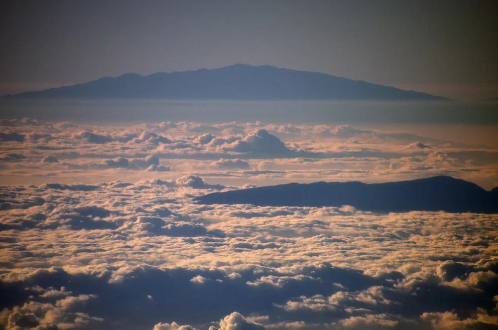 파일:Haleakalā_and_Mauna_Kea_(a0004468)_-_panoramio.jpg