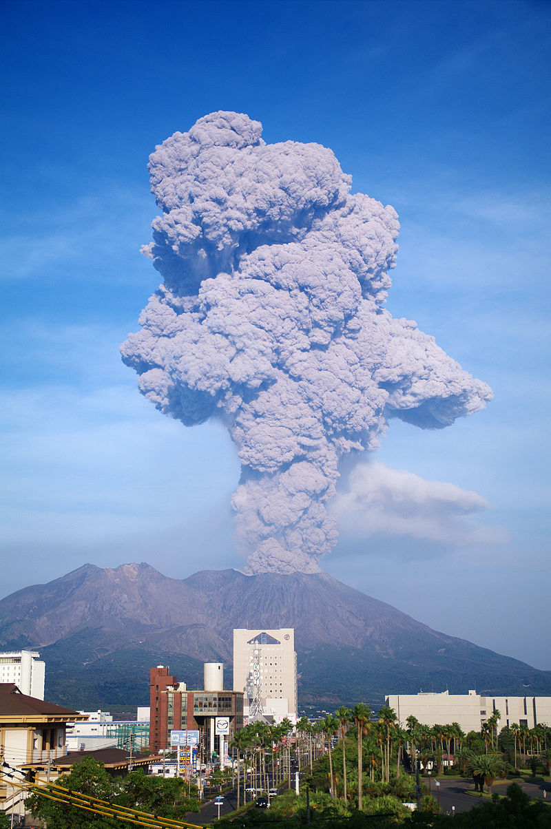 파일:external/upload.wikimedia.org/800px-Sakurajima20091003.jpg