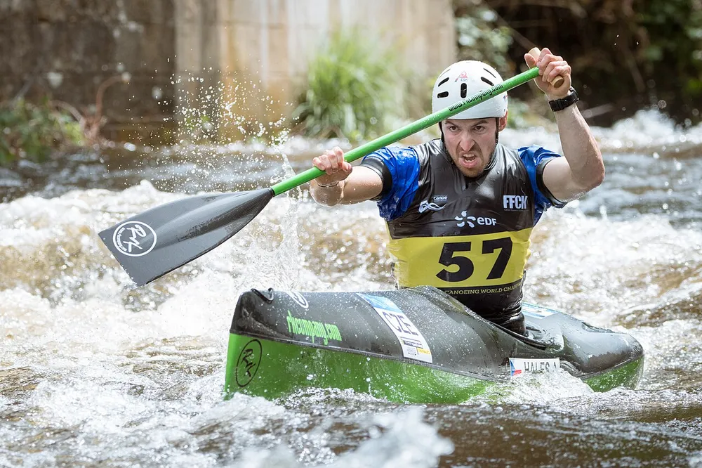 파일:2022_ICF_Wildwater_canoeing_World_Championships_-_Antonín_Haleš_01.jpg