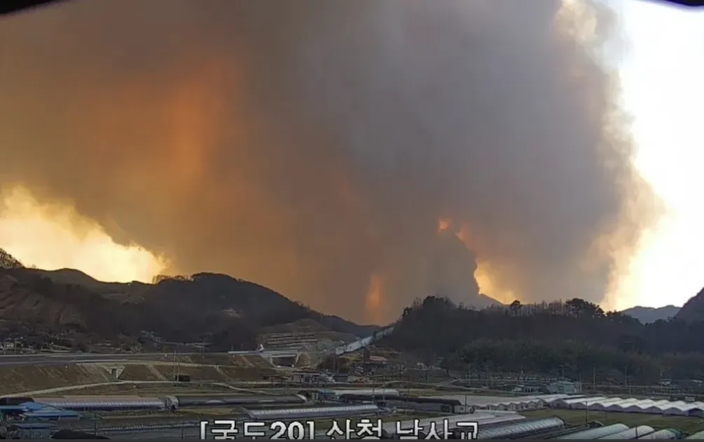 파일:2025년 산청 산불 남사교.png