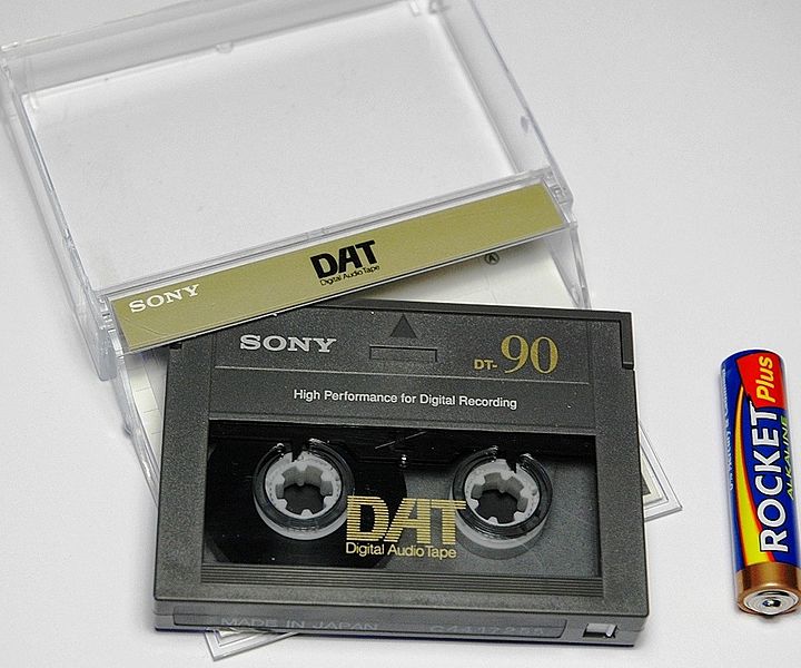 파일:external/upload.wikimedia.org/720px-Dat_cartridge.jpg