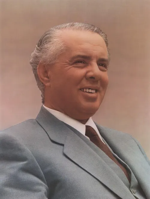 파일:Enver Hoxha.jpg
