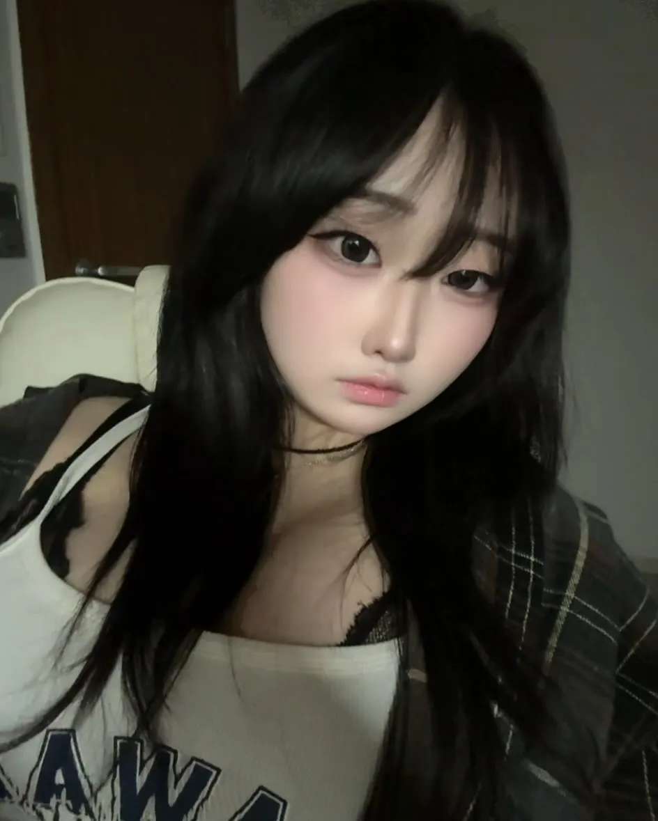 파일:황주아 프로필.png