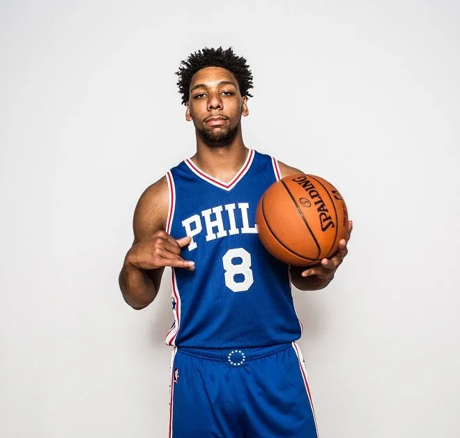 파일:external/images.hngn.com/76ers-center-jahlil-okafor.jpg