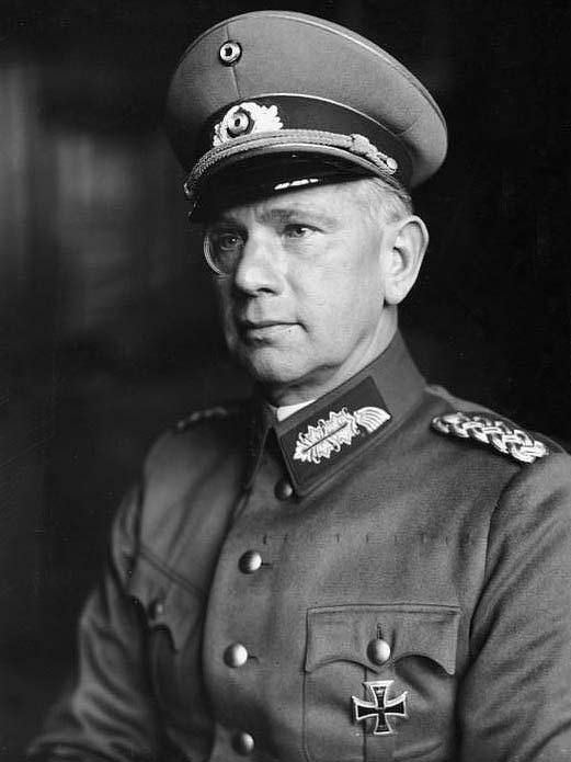 파일:external/upload.wikimedia.org/Bundesarchiv_Bild_183-W0408-503%2C_Walter_v._Reichenau.jpg