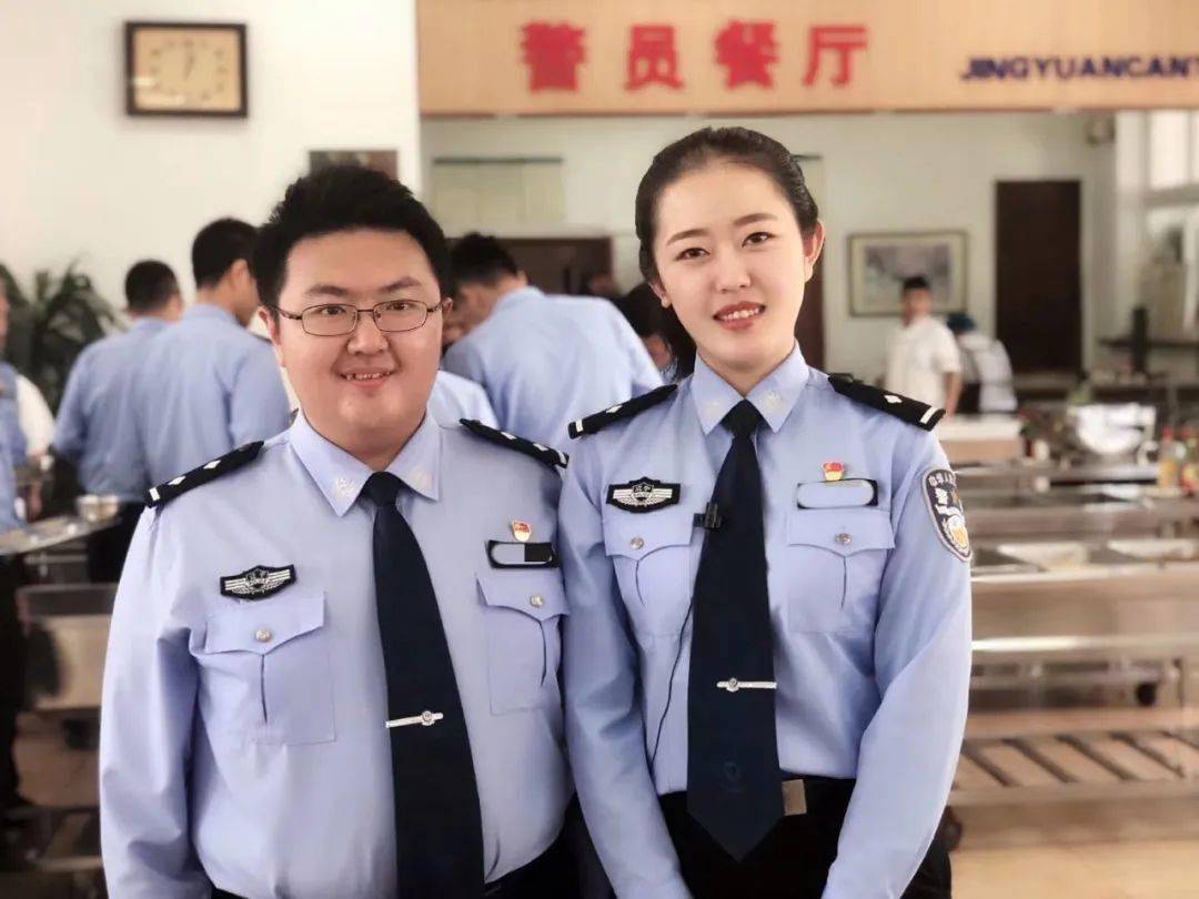 파일:중국 경찰 일반근무복.jpg