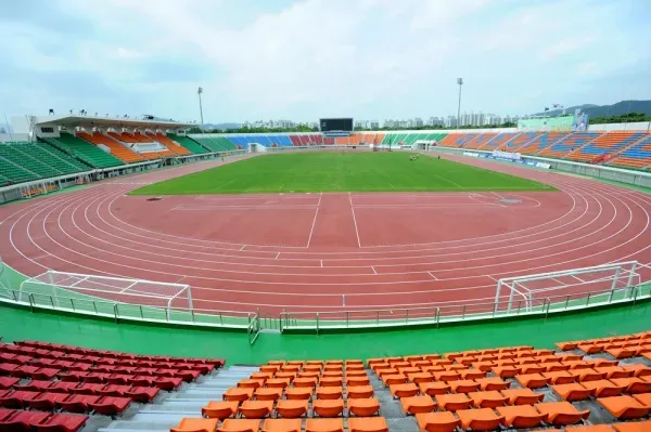 파일:경주시민운동장 사진.webp