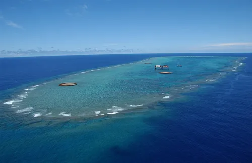 파일:오키노토리 암초 사진.jpg