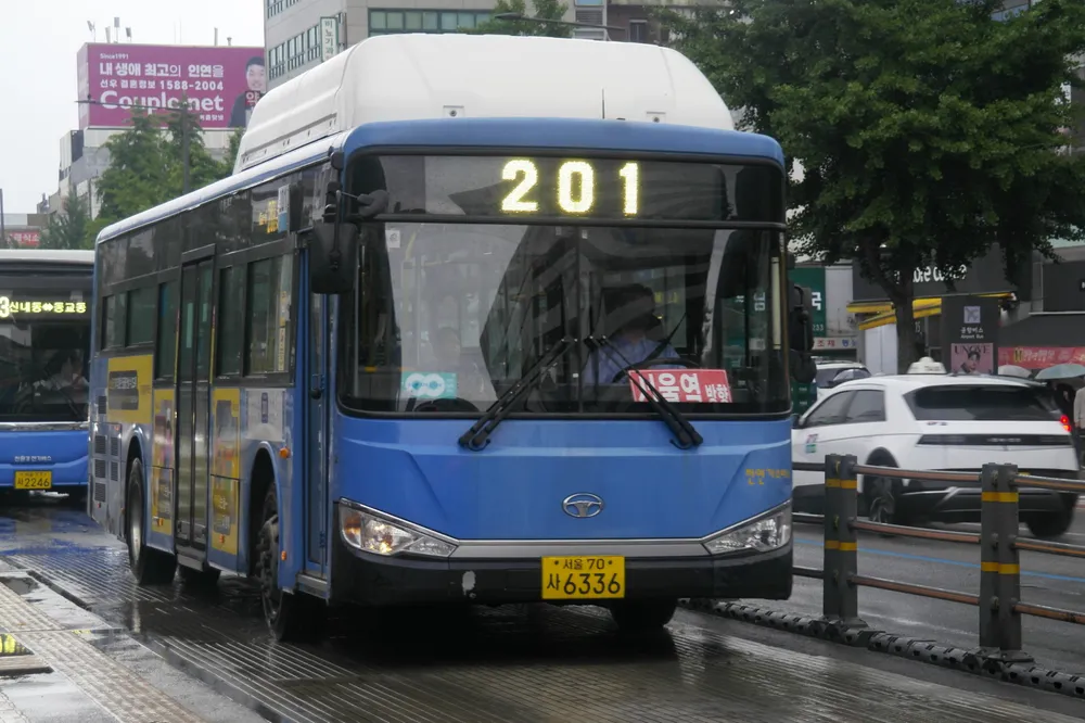 파일:201버스.jpg