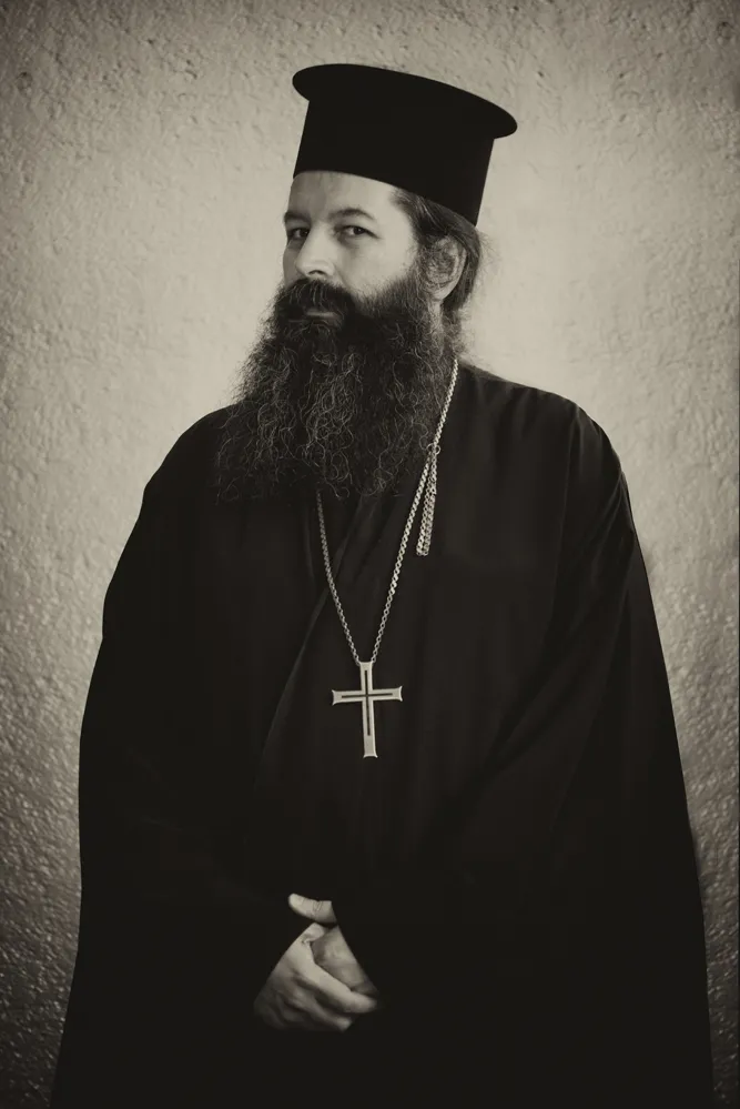 파일:external/www.documentscotland.com/Greek-Orthodox-Priest.jpg