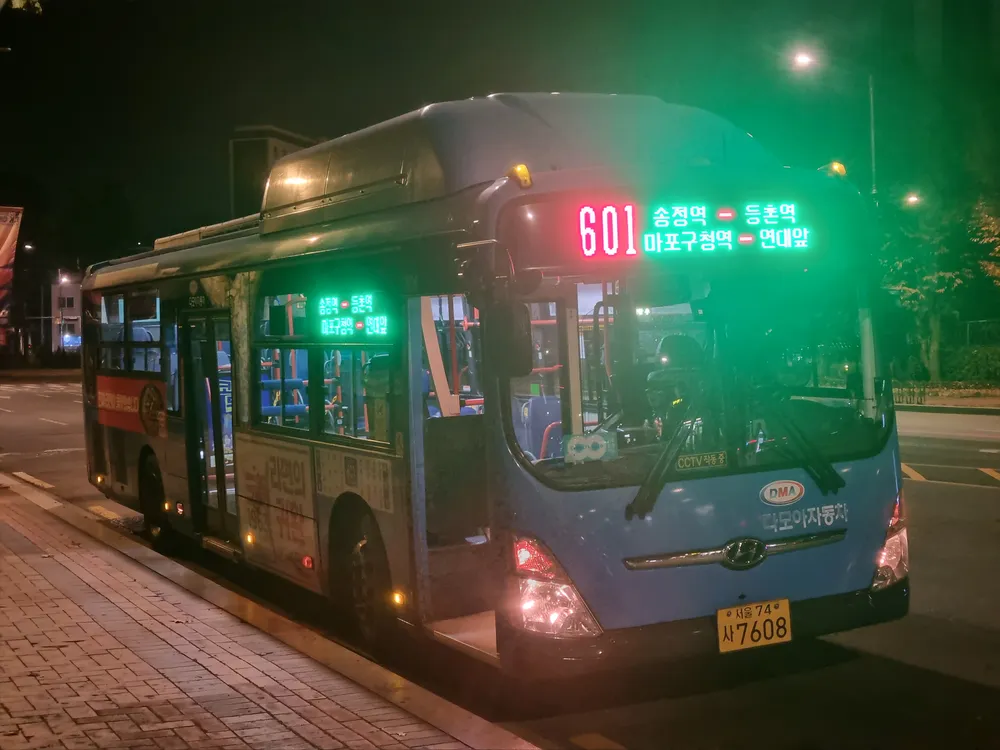 파일:서울 601 뉴슈퍼 저상.jpg