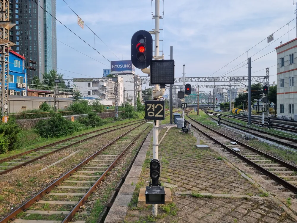 파일:서울역 경부선 초록급행 출발신호기 세트.jpg