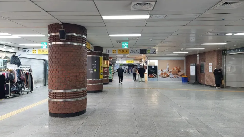 파일:성신여대입구역 4호선.jpg