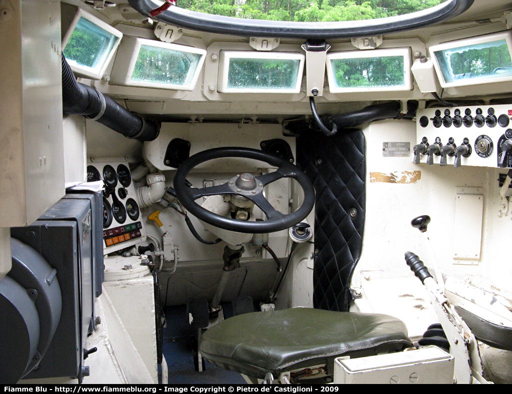 파일:external/www.fiammeblu.it/Iveco_Oto_Melara_6614_PS_023.jpg