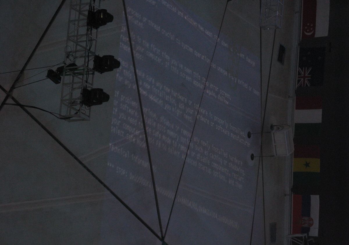 파일:external/i1-news.softpedia-static.com/The-Blue-Screen-of-Death-Follows-Windows-to-the-2008-Olympic-5.jpg