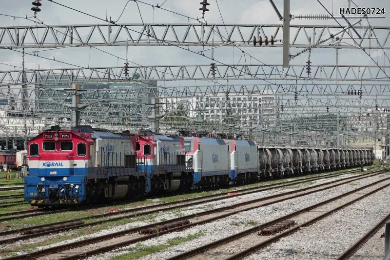 파일:특대2+8500대2 4중련.jpg