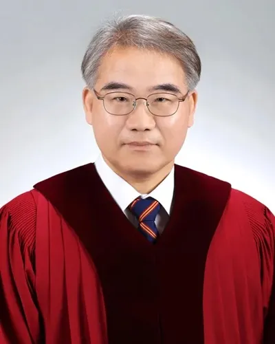 파일:조한창 헌법재판관.jpg