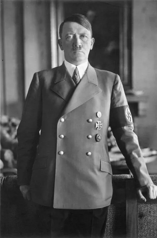 파일:Bundesarchiv_Bild_183-H1216-0500-002,_Adolf_Hitler.jpg