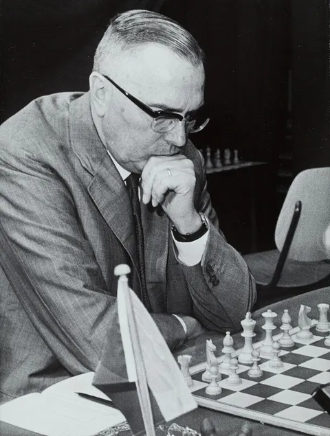 파일:Schaken,_euwe_max,_Bestanddeelnr_135-0463.jpg