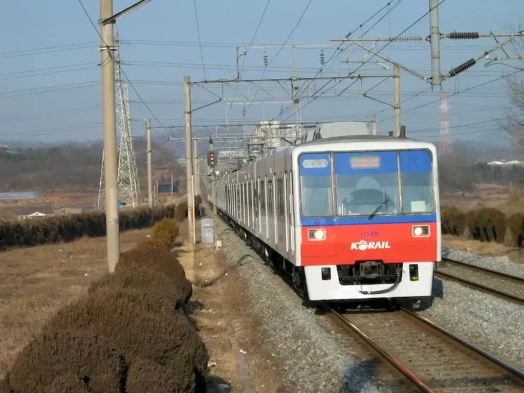 파일:한국철도공사 1x45편성(자석 도색).jpg