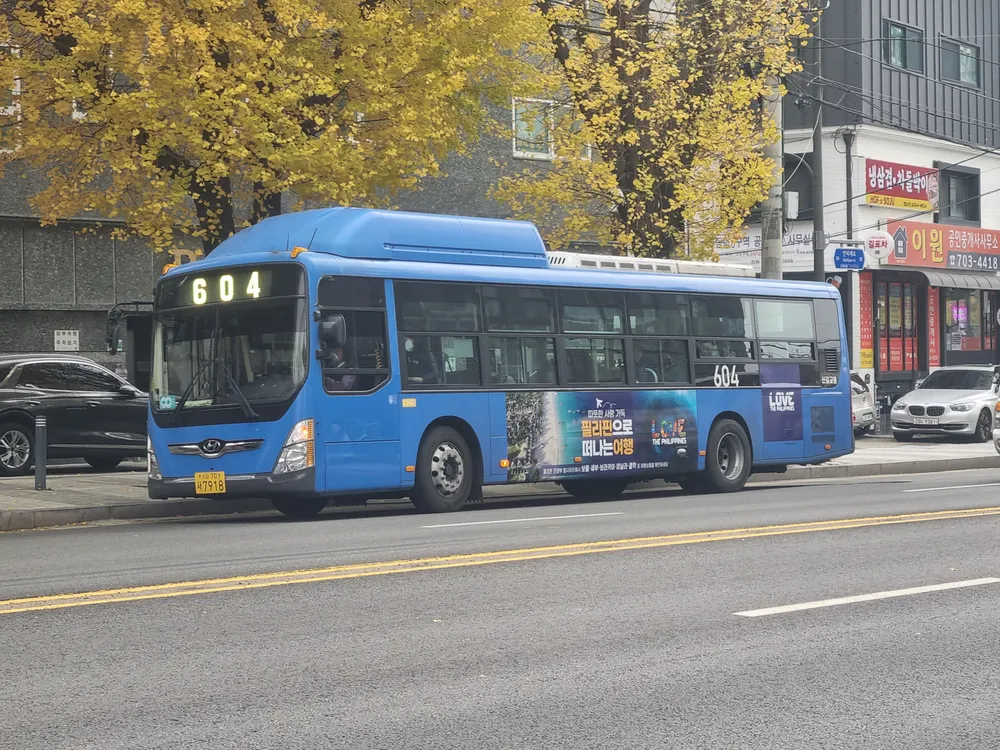 파일:서울 604 뉴슈퍼 저상.jpg