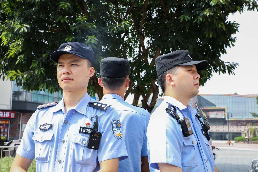 파일:중국 경찰 하계근무복.jpg