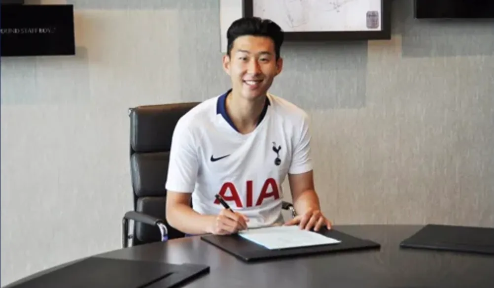 파일:손흥민 재계약(2018).jpg