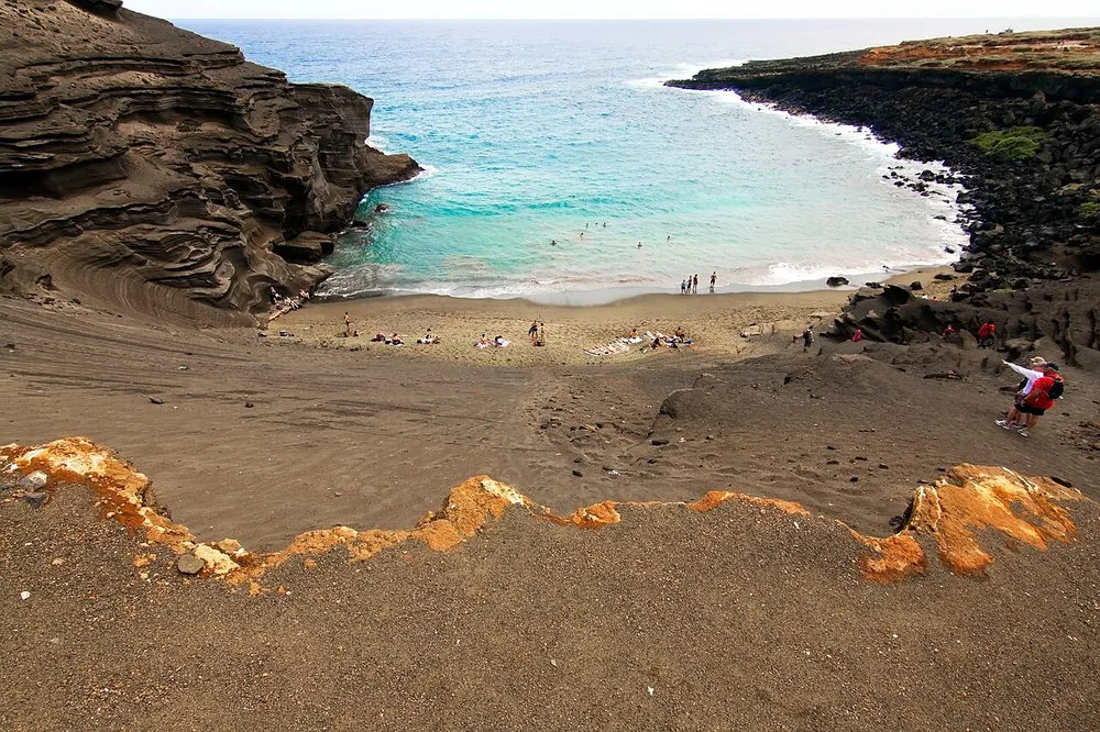 파일:Green_Sand_Beach_(Papakolea_Beach)_(17905163884).jpg