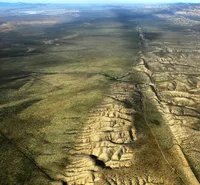 파일:Aerial-SanAndreas-CarrizoPlain.jpg