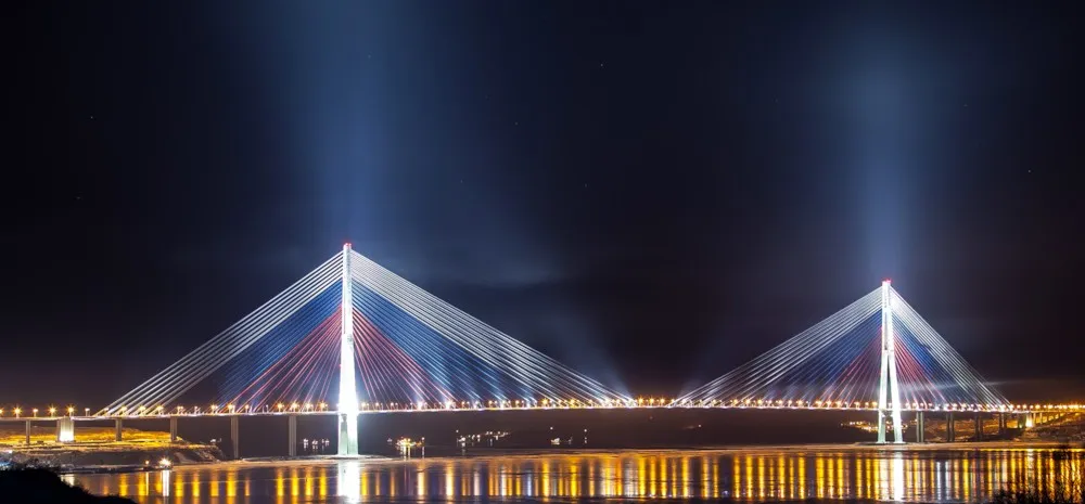 파일:external/upload.wikimedia.org/%22Russian_bridge%22_in_Vladivostok.jpg