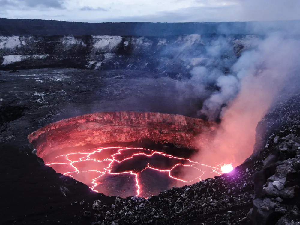 파일:Kilauea_Lava_Lake_(12792432484).jpg