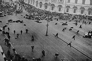파일:external/upload.wikimedia.org/300px-19170704_Riot_on_Nevsky_prosp_Petrograd.jpg