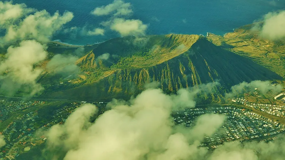 파일:Koko_Head_through_the_clouds_-_panoramio.jpg
