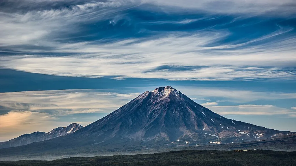 파일:1024px-Kamchatka_Volcano_Koryaksky,_Kamchatka_(24553638340).jpg