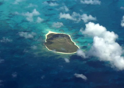 파일:Lisianski_Island_-_Hawaiian_Chain.jpg