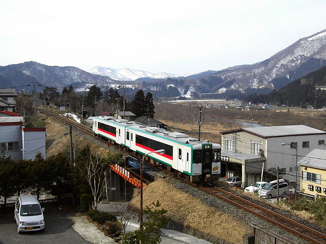 파일:external/upload.wikimedia.org/640px-RikuutoSen2007-2.jpg