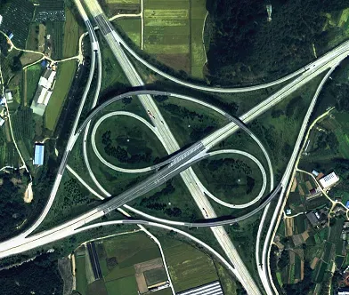 파일:교차점 대칭형.webp