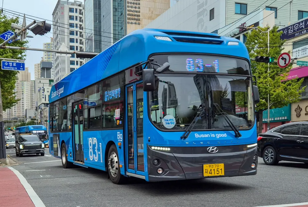 파일:부산 83-1번 4151.jpg