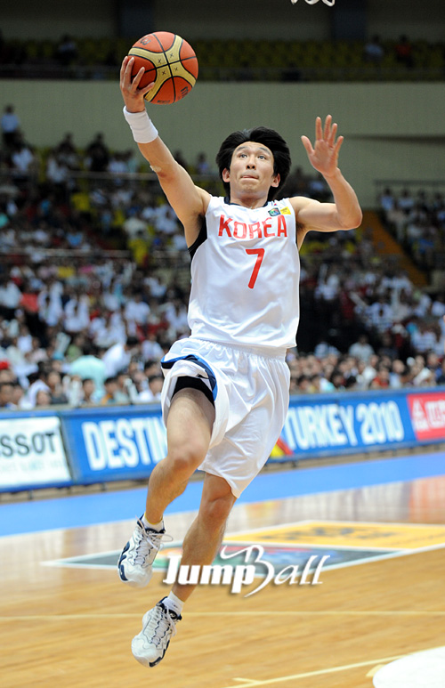 파일:/image/065/2009/08/15/090815jumpball012_0.jpg