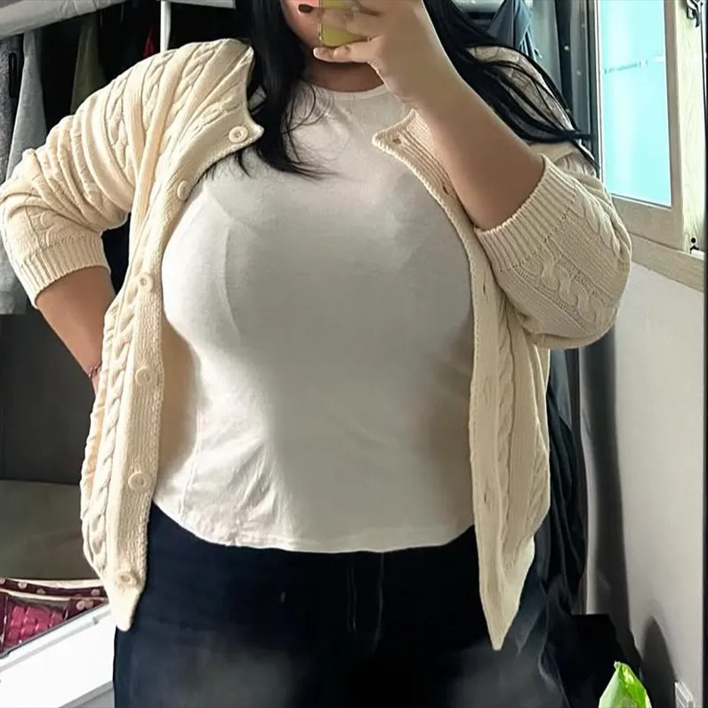 파일:오윤쇼드 캐릭터 몸매 3.png